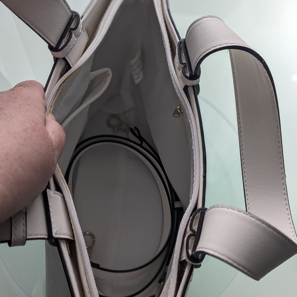 NWOT Large, white tote bag by Penningtons - Picture 16 of 16